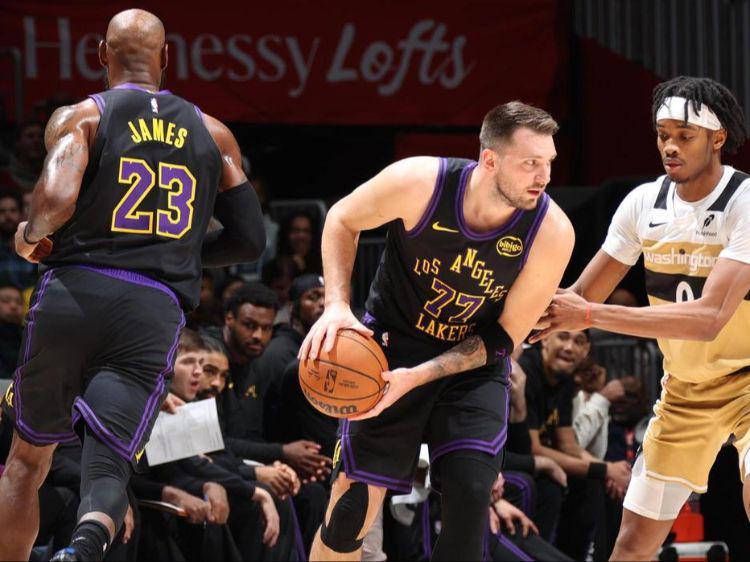 东契奇37+11+13创NBA历史第1神迹，还