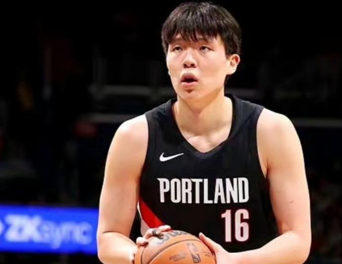 从“树懒”到防守铁闸，杨瀚森进步明