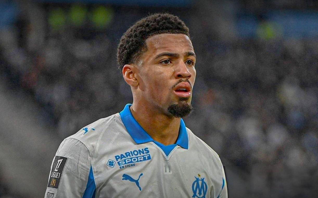 记者：多队想先租后买签恩瓦内里，但阿