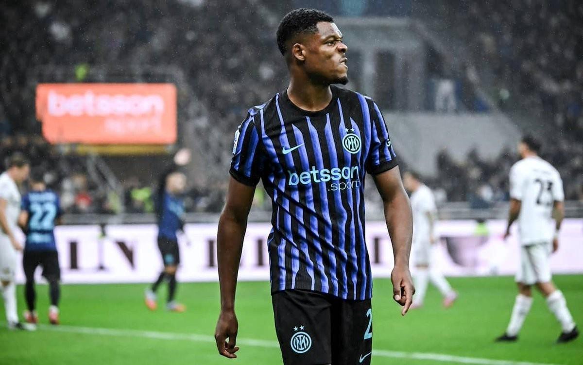 记者：利物浦目前只是在了解邓弗里斯