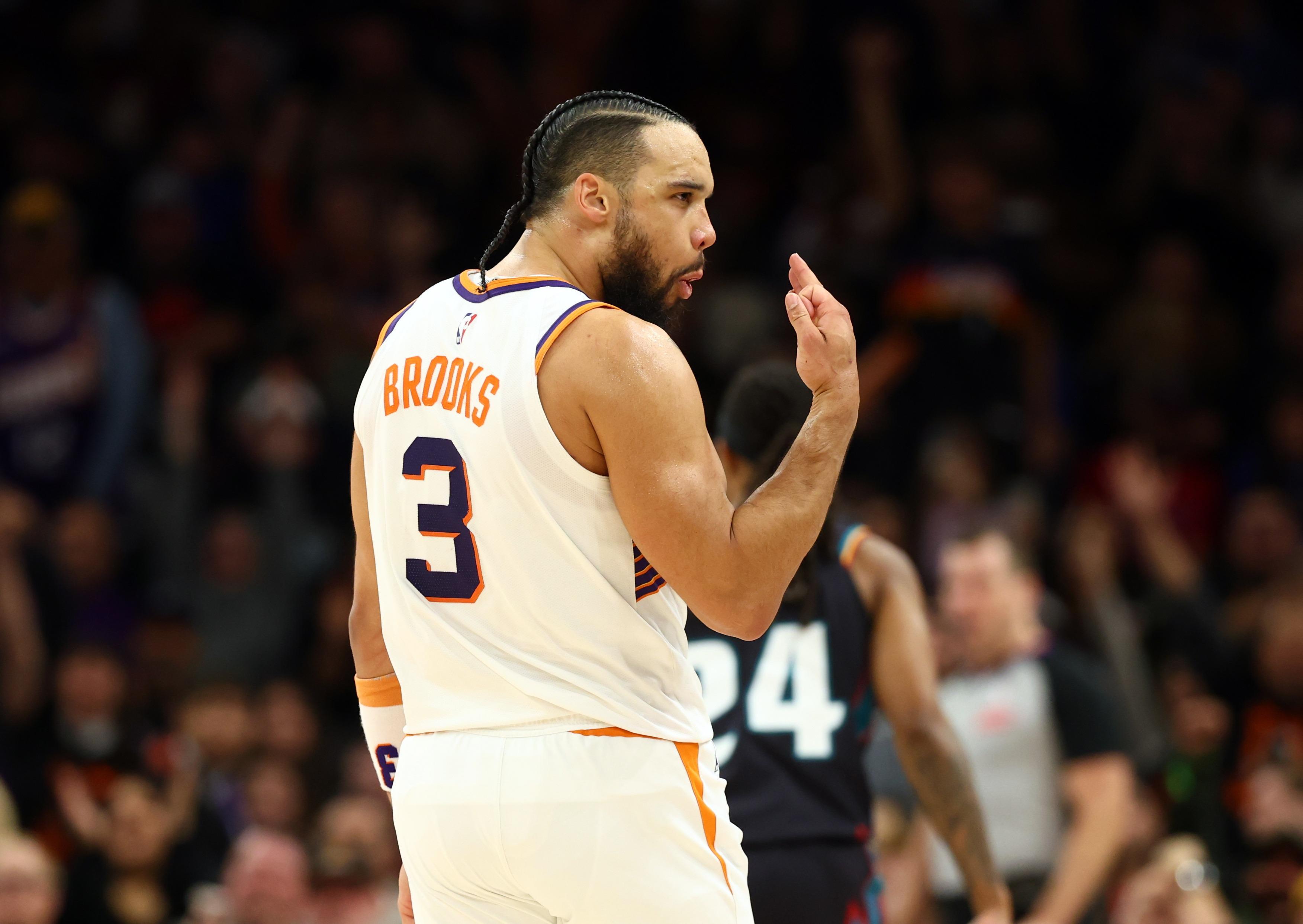 飘了狄龙詹皇是NBA最被高估的球员他的时代要结束了