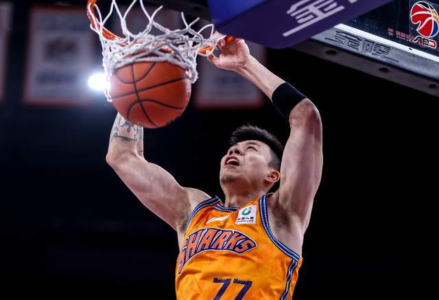 CBA排名一夜大变！上海冲第1，北京广东