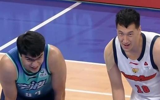 CBA惨烈一战！王少杰焦泊乔领衔5犯离场双方爆发53犯规76罚球