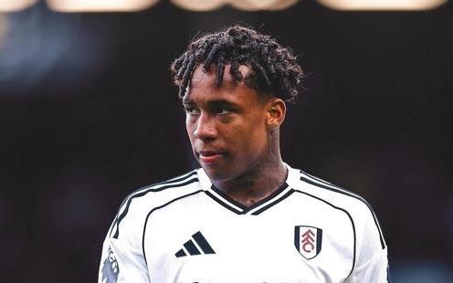 对阵曼联轰入世界波，凯文打入职业生