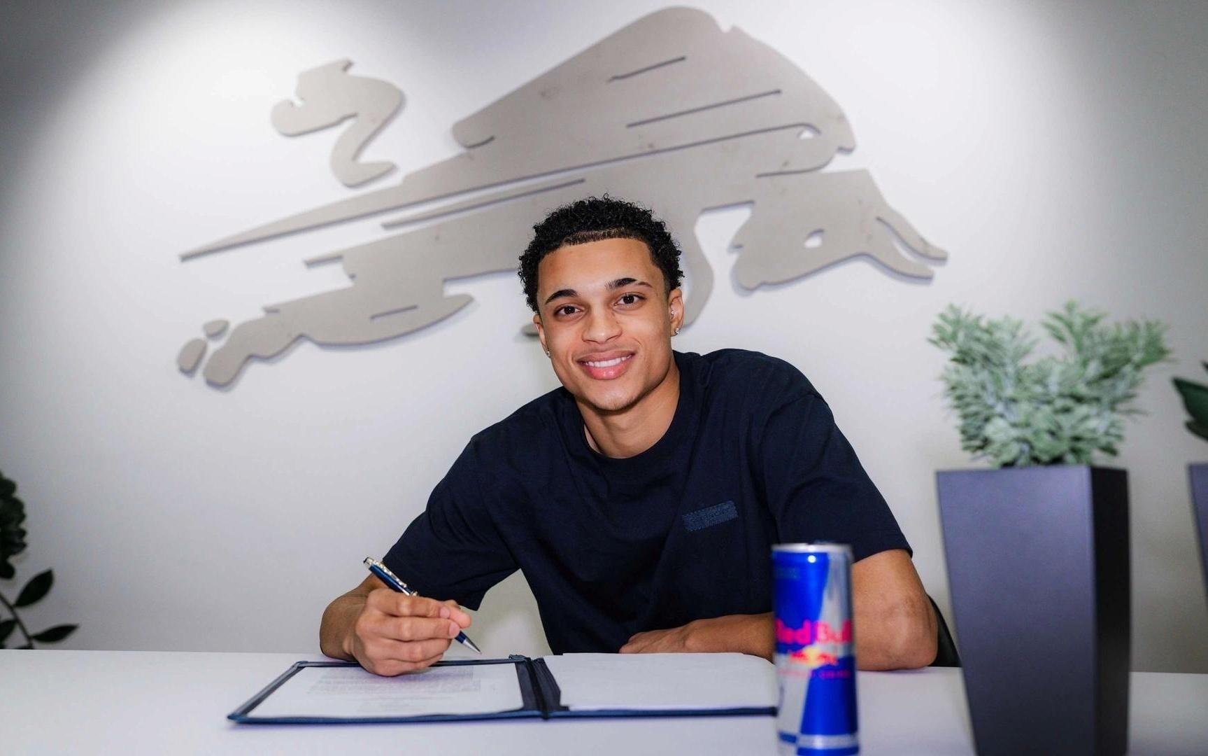 官方：莱比锡签下埃因霍温18岁边锋托