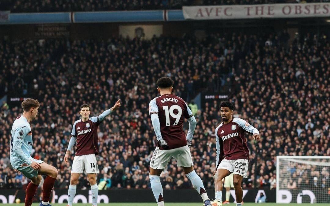 冲冠路上翻大车，维拉主场不敌10人布伦特福德