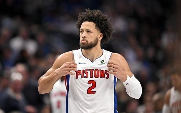 杰伦杜伦21分10板3助NBA常规赛活塞