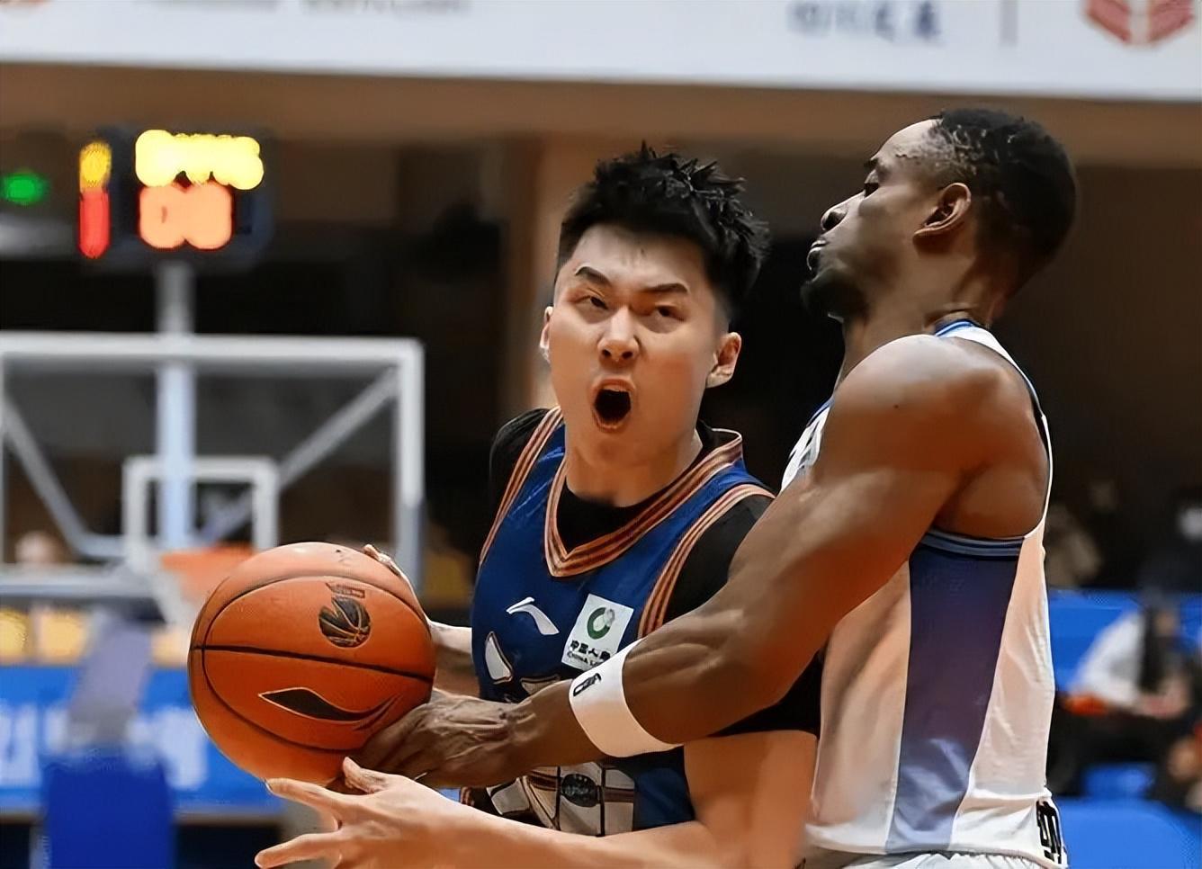 CBA最大混子球队出现！单场狂输58分，三分27中2，这哪像职业球队