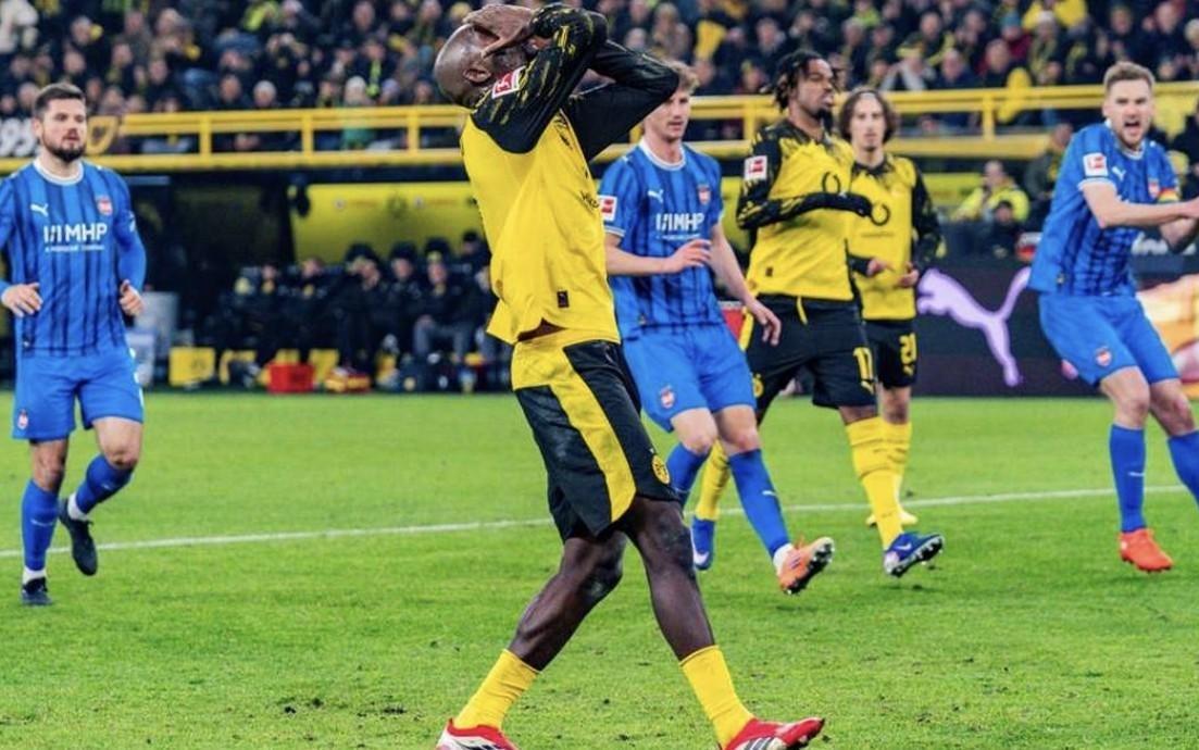 施洛特贝克解释吉拉西罚点前他拿着球：对手会干扰点球主罚者