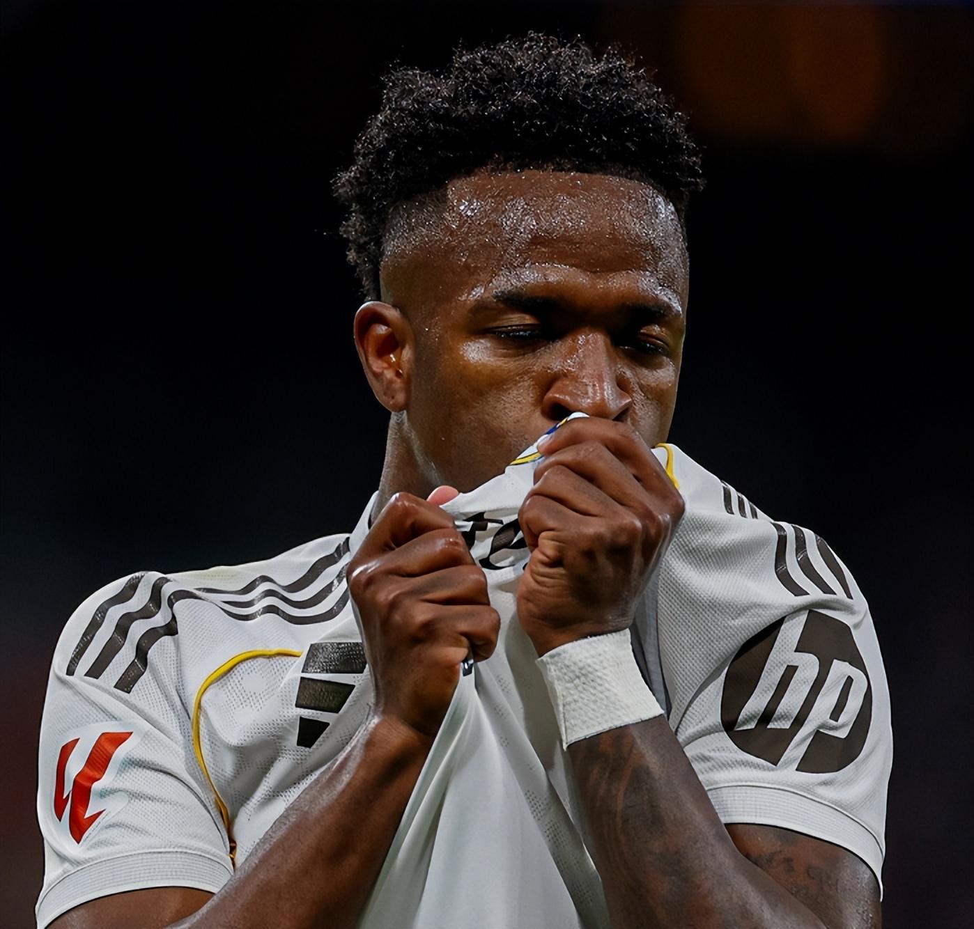 维尼修斯西甲5黄牌停赛，贝林厄姆伤缺一个月，皇马遭遇连番打击