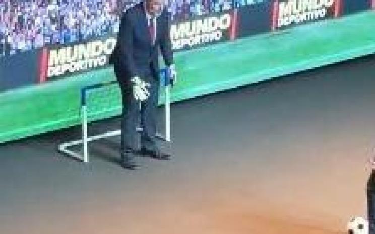 霍安加西亚：巴萨在各条战线都有竞争力，对本赛季感到乐观