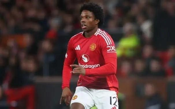 记者：多古受伤让马拉西亚离队受阻，后者将留在曼联