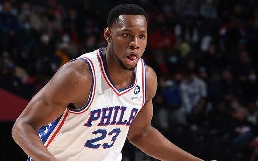 Scotto：凯尔特人与中锋查尔斯巴锡签