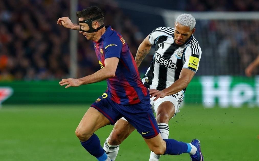 拉神狂造5球，莱万双响超梅西，巴萨72