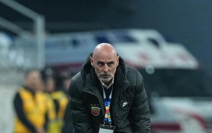 01大冷！中超卫冕冠军轰然倒下，比输球更可怕的是，踢3轮仍负分