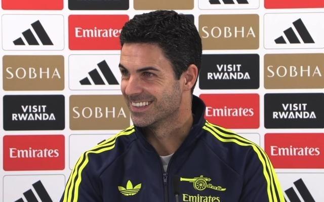 会“偷学”别人的定位球战术吗塔帅:我认为大家都在这么做