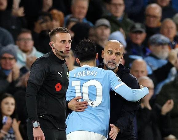 邮报:瓜迪奥拉曾向朋友抱怨足球越来越依赖数据而非即兴发挥