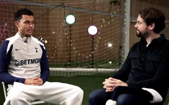 布伦南约翰逊:赢得欧联杯后我戴着奖牌睡了两天,太疯狂了