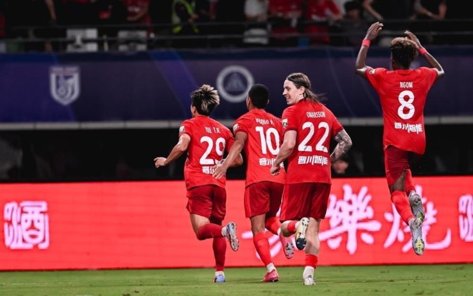 罗德里格造绝平!中超首发100场,梅州客家首人,单挑大连防线