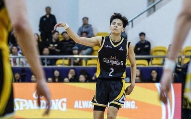 79比70拒绝大逆转!女篮新霸主豪取4连胜:这下冲击两连冠稳了