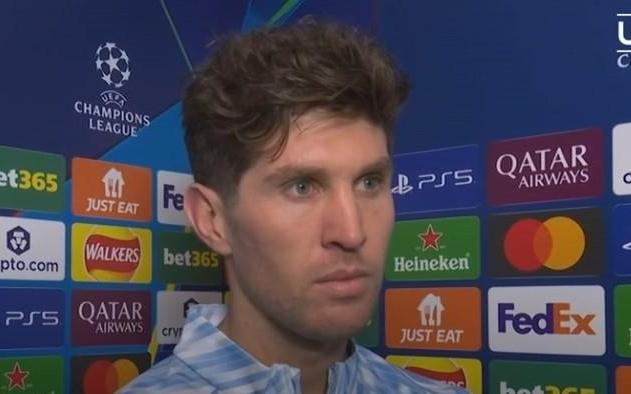 斯通斯:这是一个艰难的夜晚我不想把人员调整当作输球借口