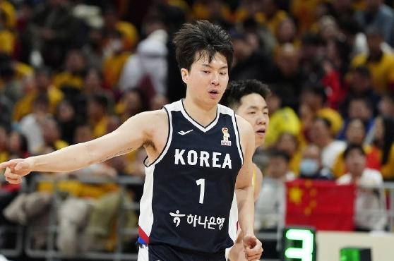 这么厉害！李贤重面对中国队狂砍33分