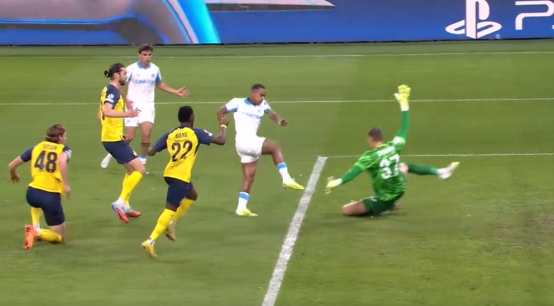 曼联旧将梅开二度:欧冠导演逆袭好戏,20场造17球太犀利