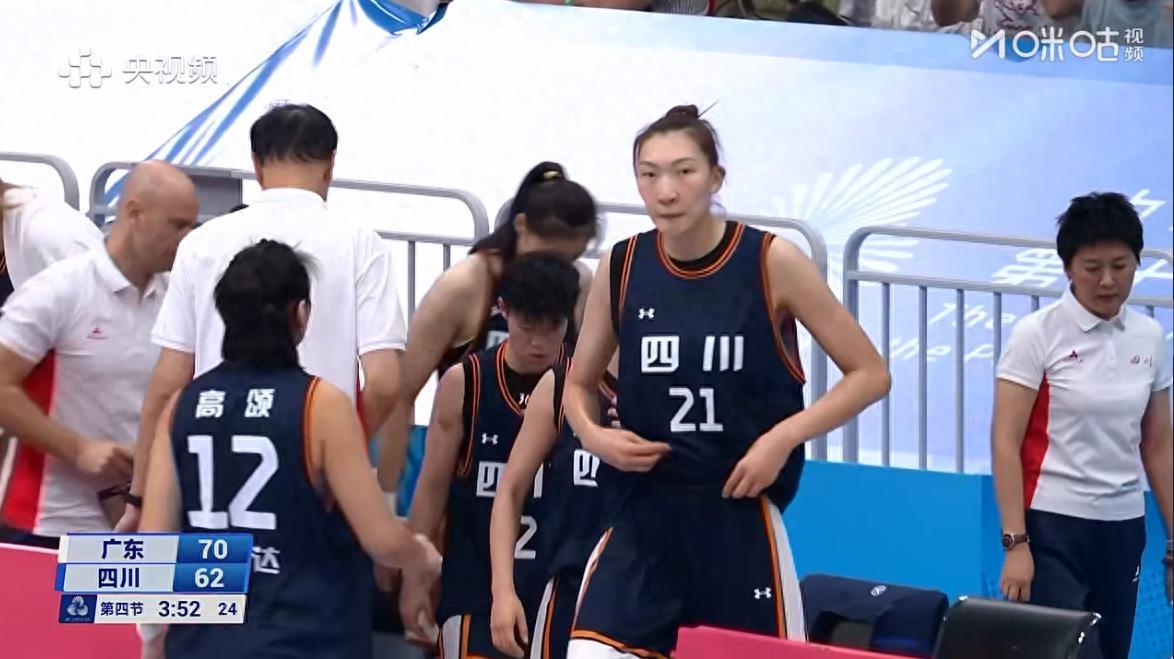 拿500万！全场6中1，只得2分，坑惨四川，球