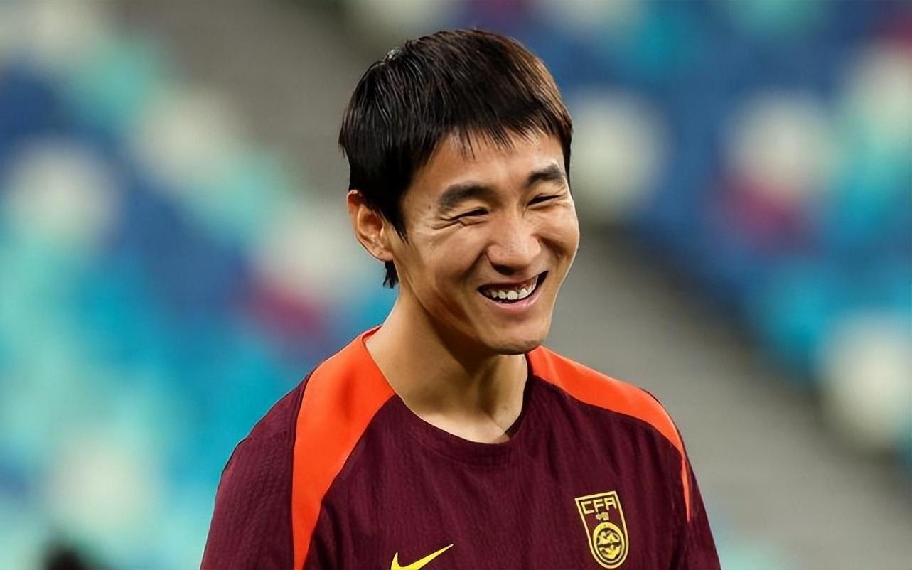 中超3大豪门有8人合同到期,海港或放弃一人,韦世豪或成冬窗大鱼