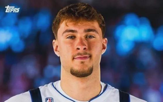 荣誉时刻！上赛季MVP&DPOY&最佳新秀