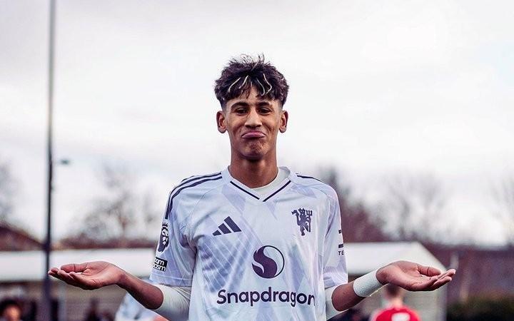 曼联U18客场70击败利物浦U19，JJ加布