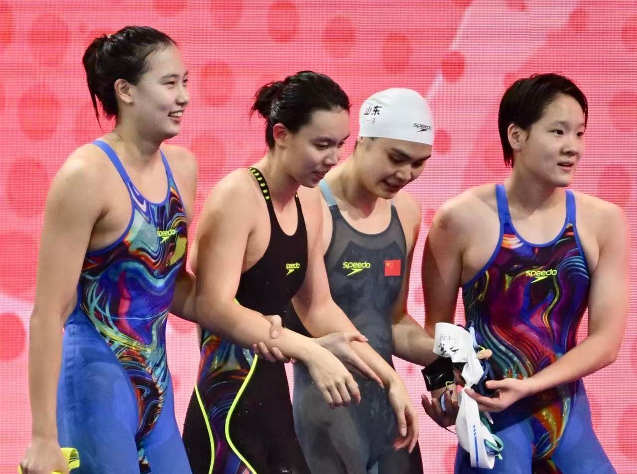 0.1秒绝杀夺冠！中国女泳23岁奥运冠军归来上演大逆转：击败霸主