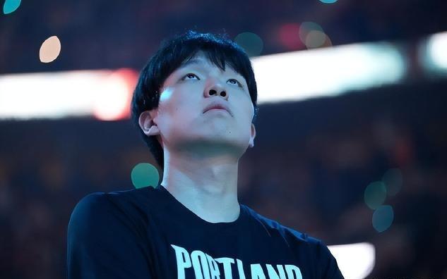 杨瀚森下放G联赛引热议！媒体人预测