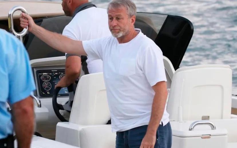 米克尔：阿布给了特里和兰帕德特别待遇，度假可以借用他的游艇