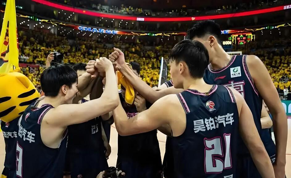 即将到队!广东新援报到时间确定新赛季令人期待