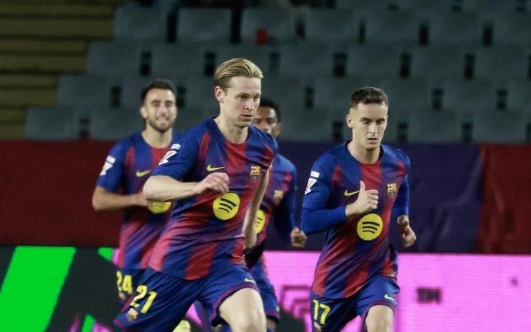 身背两黄,德容与卡萨多在欧冠再吃黄牌就要停赛