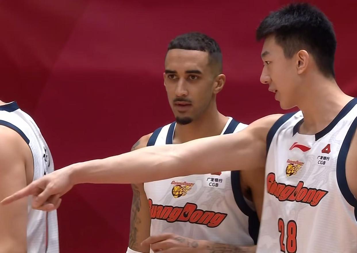 朱芳雨赌对了！CBA“新中锋”打服杜锋，加盟广东队成定局！