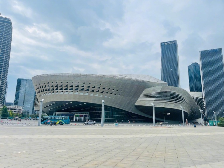 远征大连梭鱼湾足球场的各位球迷朋友，集合地点、注意事项如下