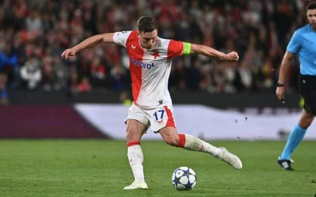 斯拉维亚中场:圣西罗充满了魔力,能第三次来这里是梦想成真