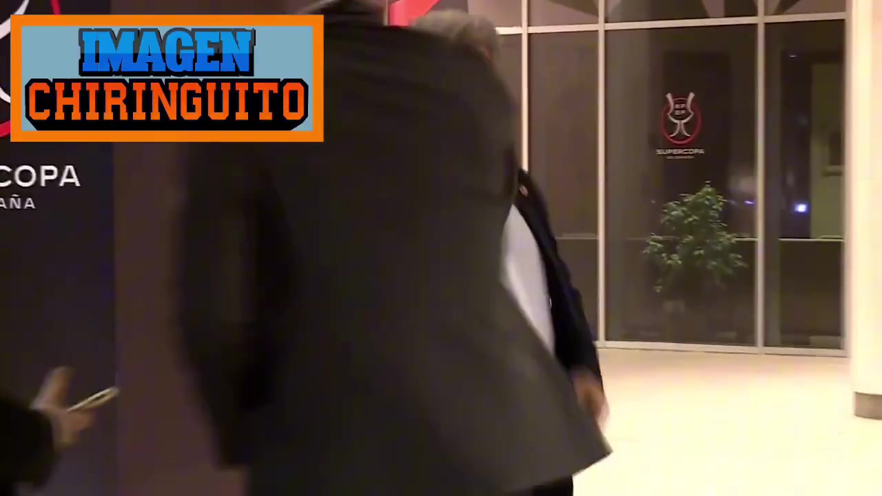 记者：奥尔莫注册成功后，拉波尔塔大骂西足协“狗娘养的“