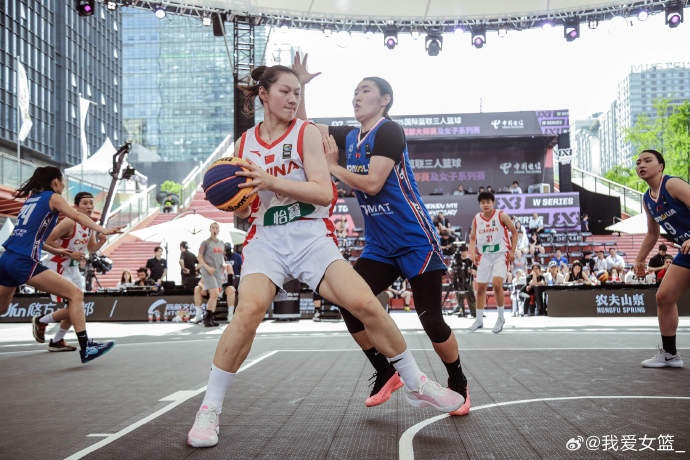 FIBA3x3女子系列赛成都站开赛中国队两战全胜晋级