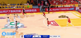 动作太大！杰曼破坏广厦快攻推飞孙铭徽被吹违体犯规
