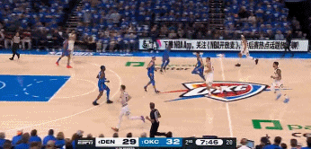 大打小！约基奇碾压卡鲁索攻到篮下转身上篮打成2+1