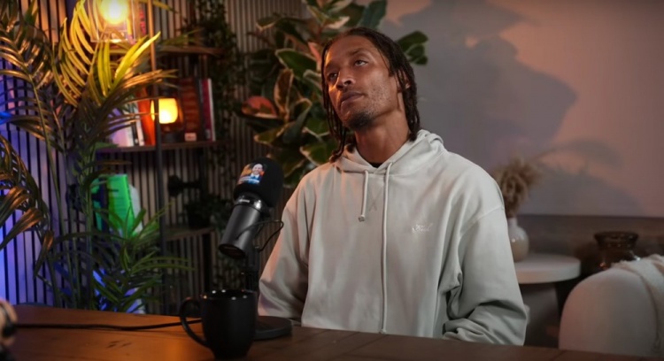 比斯利：底层出身球员以为存钱最保险不懂通货膨胀才是财富杀手