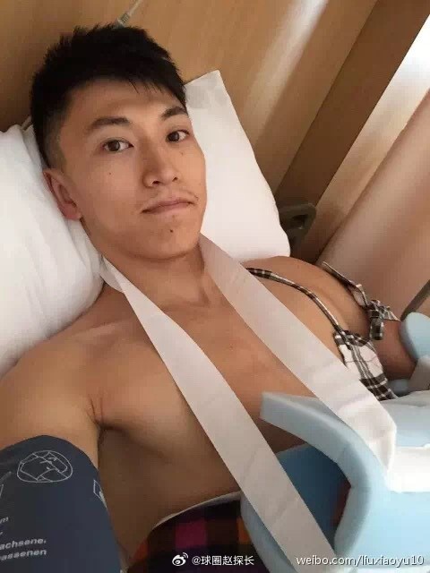 回忆杀！探长晒10年前CBA球星自拍照易建联、杨鸣、郭艾伦在列