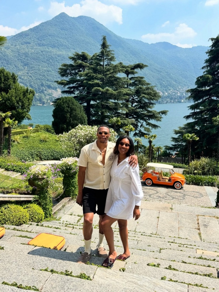 妻子妮娜晒度假照威少这身材真让女