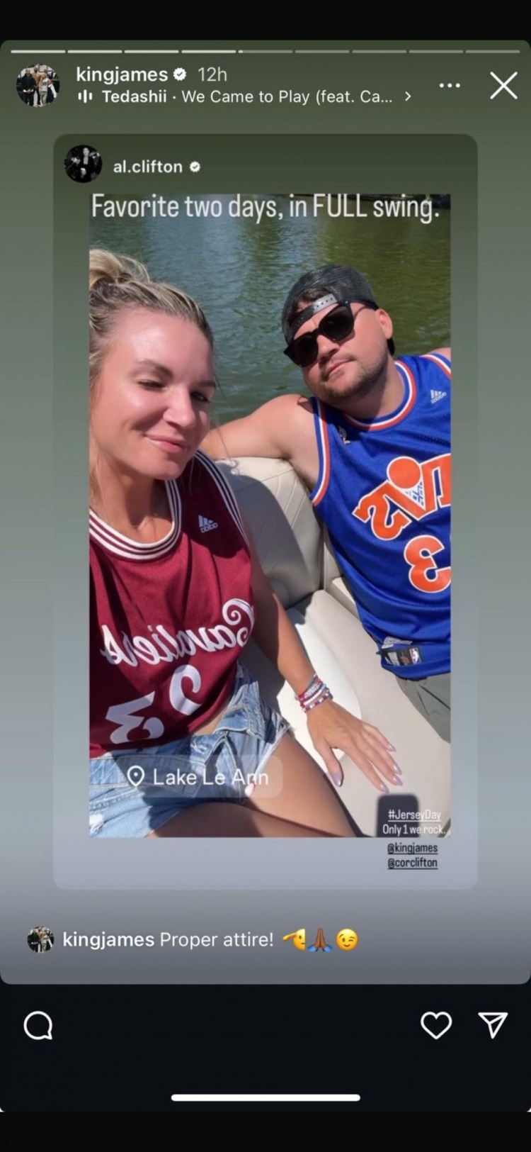 湖人女记者自拍身穿詹姆斯骑士球衣詹姆斯点评：恰当的着装