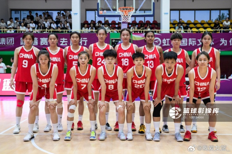 中国U19女篮世界杯12人大名单：徐凤威队长冉珂嘉、李雨汧领衔