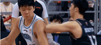 程博：杨瀚森称NBA的对抗更文明让在场记者们对CBA产生了兴趣