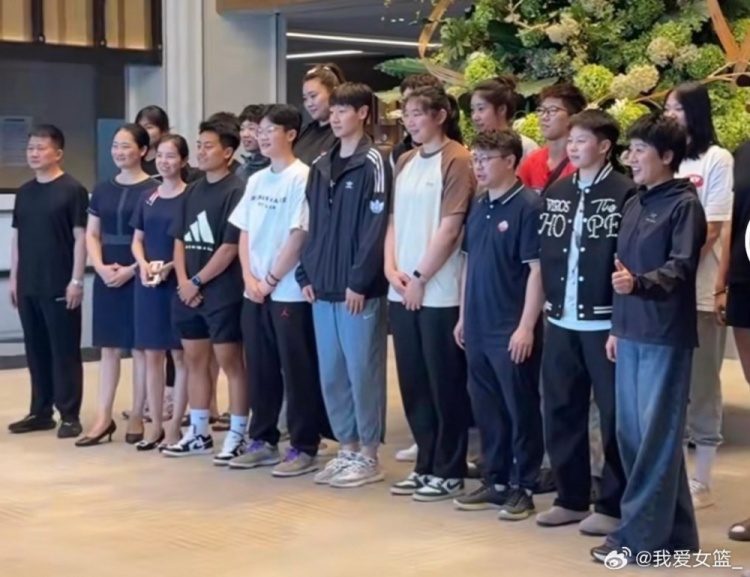中国大运会女篮12人名单出炉：刘禹彤领衔陈玉婕、唐子婷在列